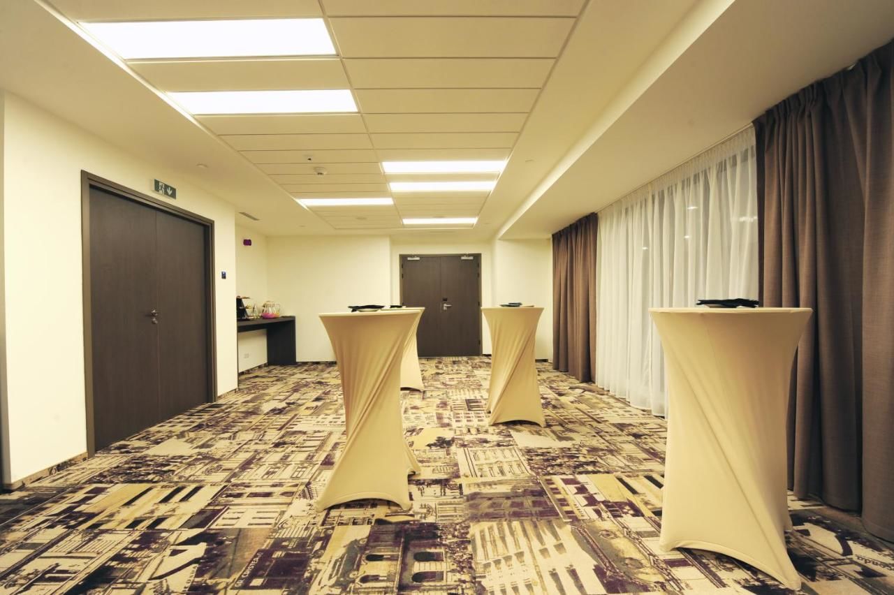 Отель Mercure Bucharest City Center Бухарест-26
