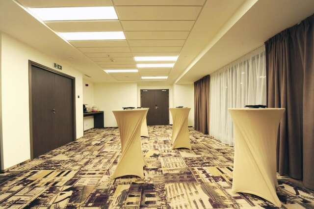 Отель Mercure Bucharest City Center Бухарест-25