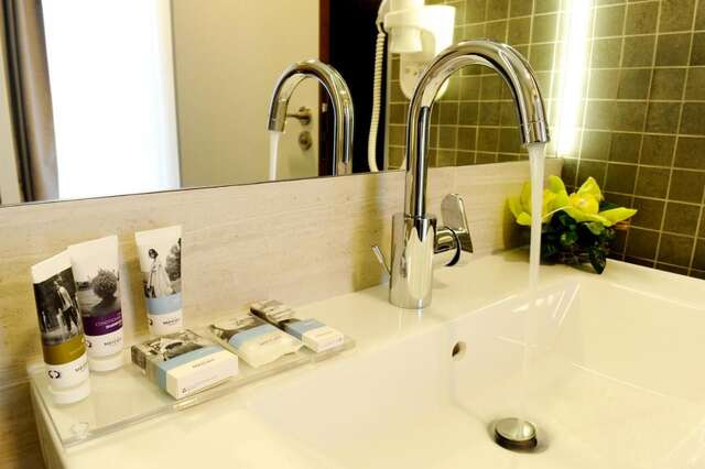 Отель Mercure Bucharest City Center Бухарест-41
