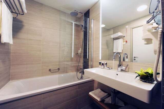 Отель Mercure Bucharest City Center Бухарест-51